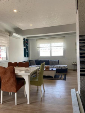 Deniz manzaralı full eşyalı daire